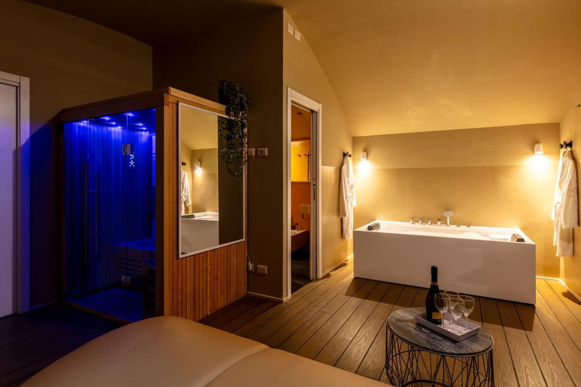 Romac Coronari With Gym, Sauna And Garden Eksteriør bilde