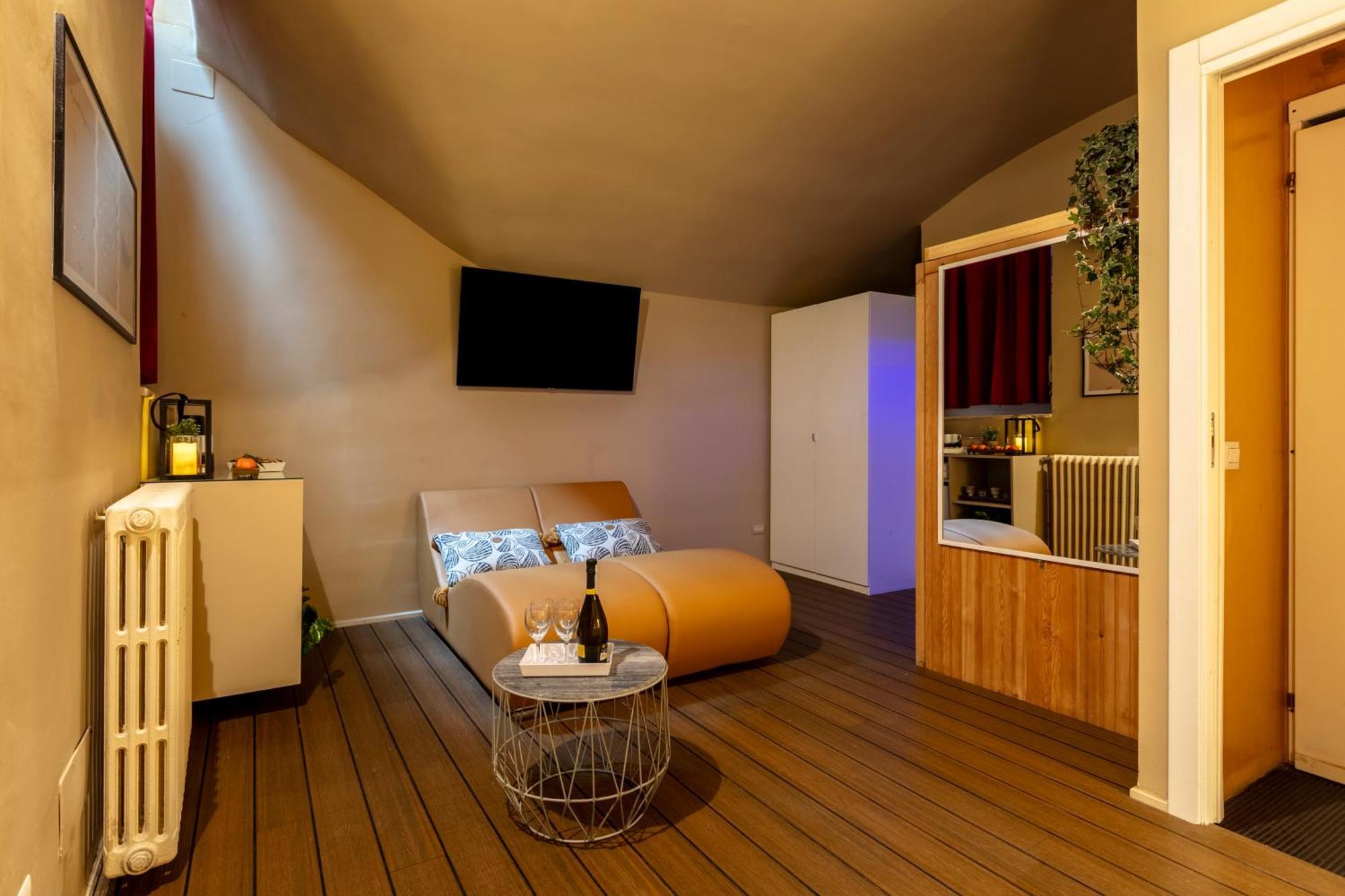 Romac Coronari With Gym, Sauna And Garden Eksteriør bilde